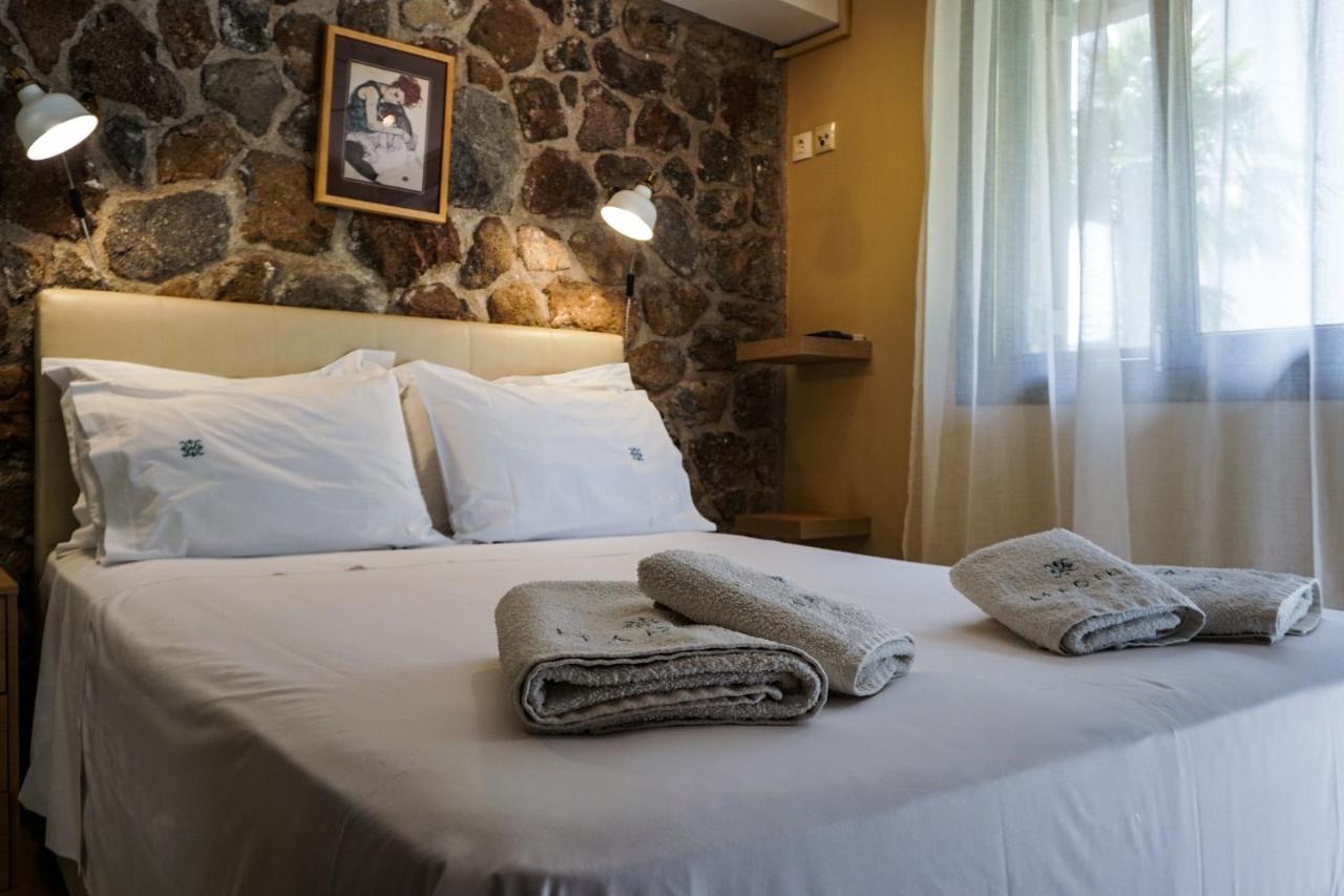 Marini Luxury Apartments And Suites Aegina Bagian luar foto